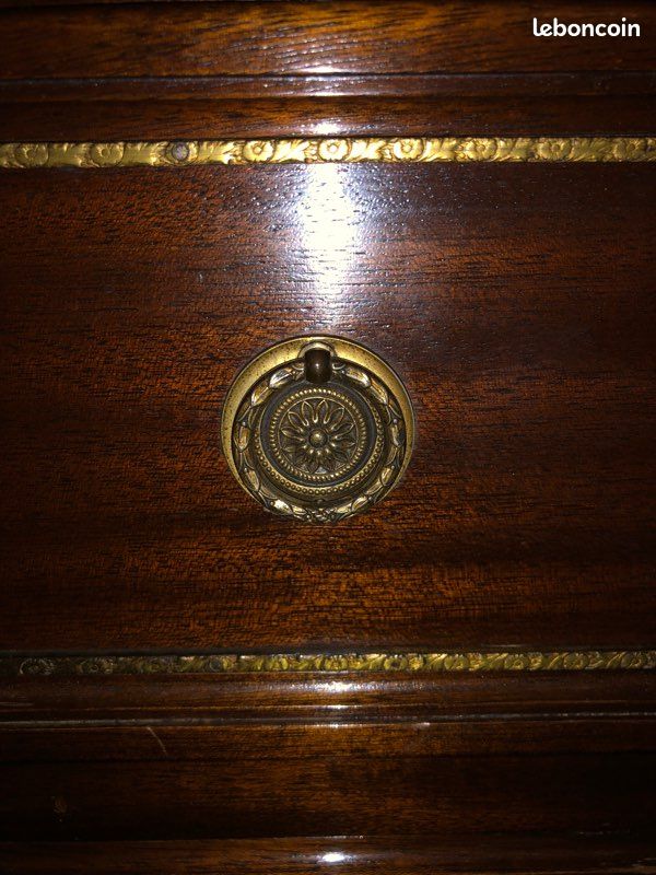Commande en acajou et bronze style Louis XVI à plateau en marbre blanc (image 4)