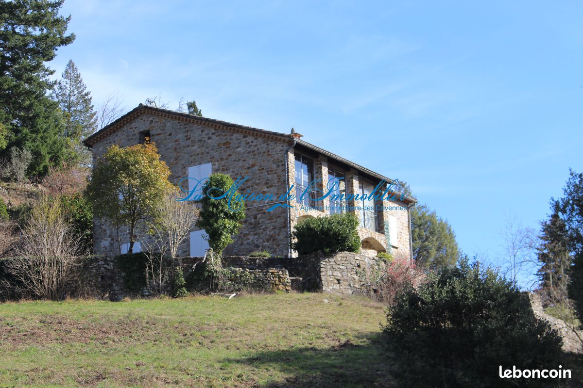 Maison 7 pièces 178 m² · à Saint-Jean-du-Gard · 178 m² · 373 000 €