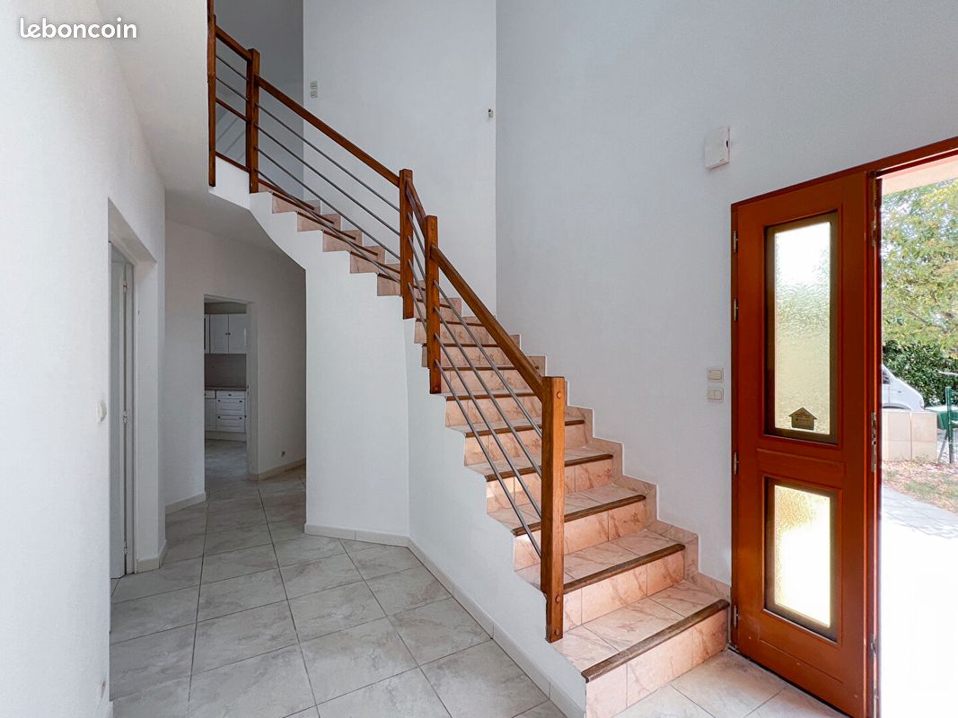 Maison 6 pièces 201 m² · à Beaucouzé · 201 m² · 588 000 €