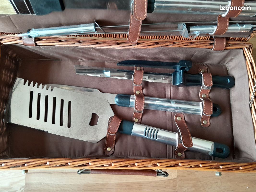 Malette en osier avec accessoires pour Barbecue (image 2)