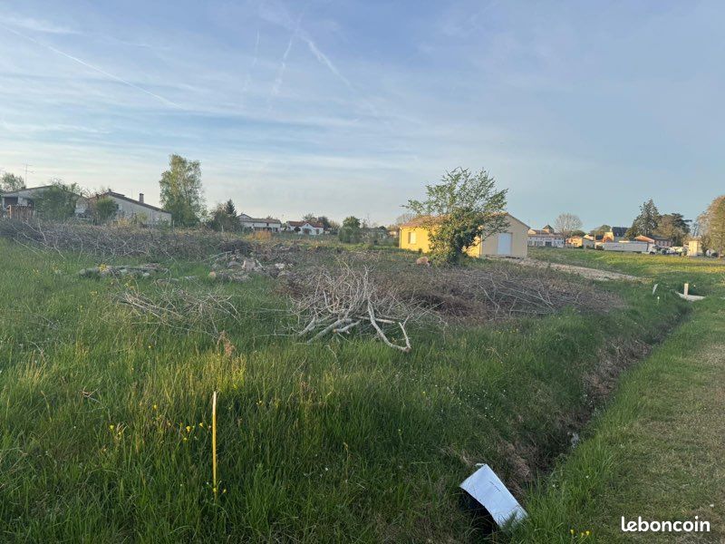 Terrain 674 m² · à Clérac · 50 000 €