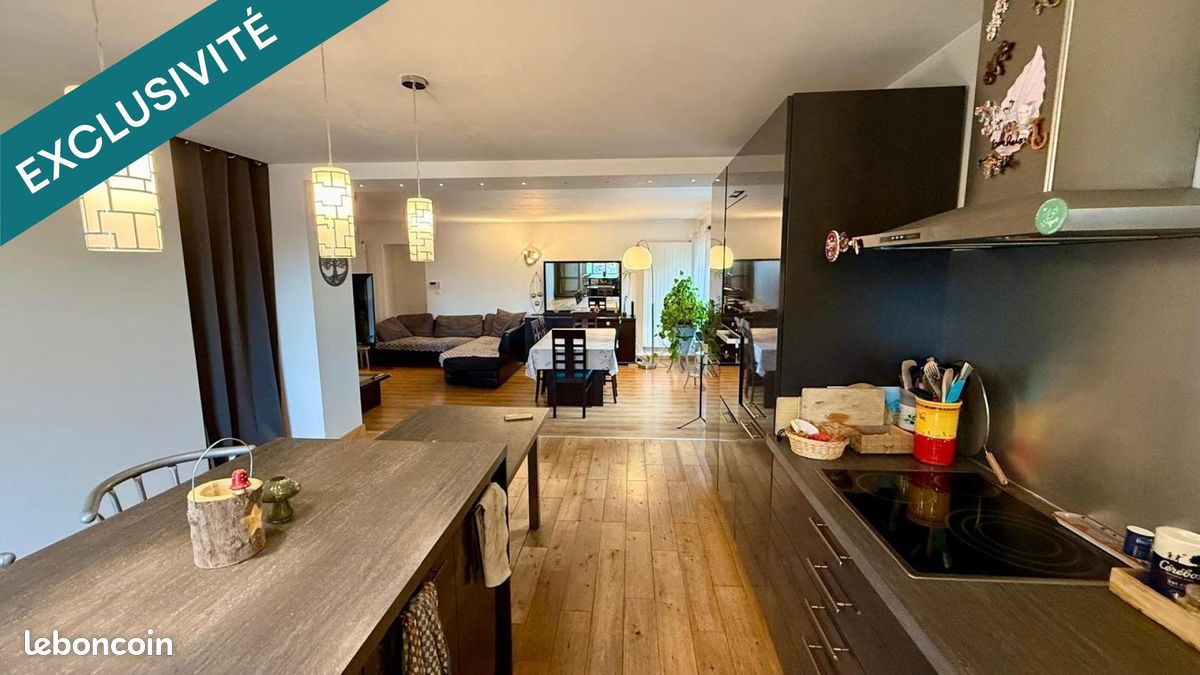 Maison 8 pièces 221 m² · à Maizières · 221 m² · 185 000 €