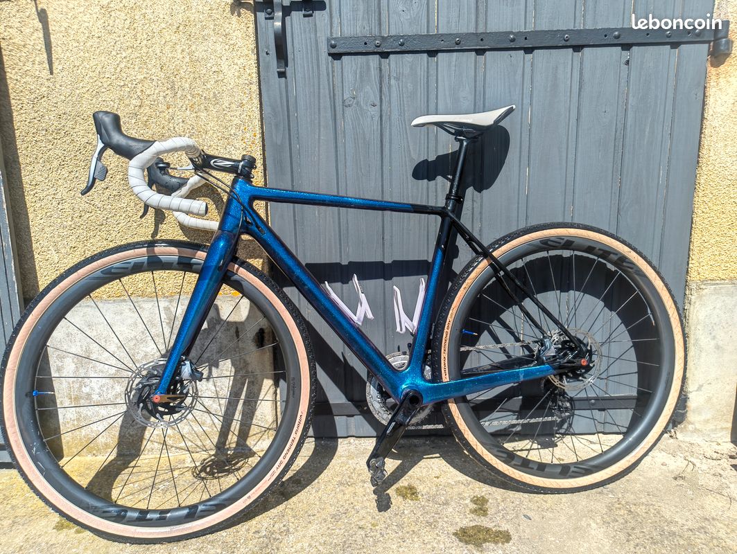 Vélo Gravel avec Roues carbone (image 3)