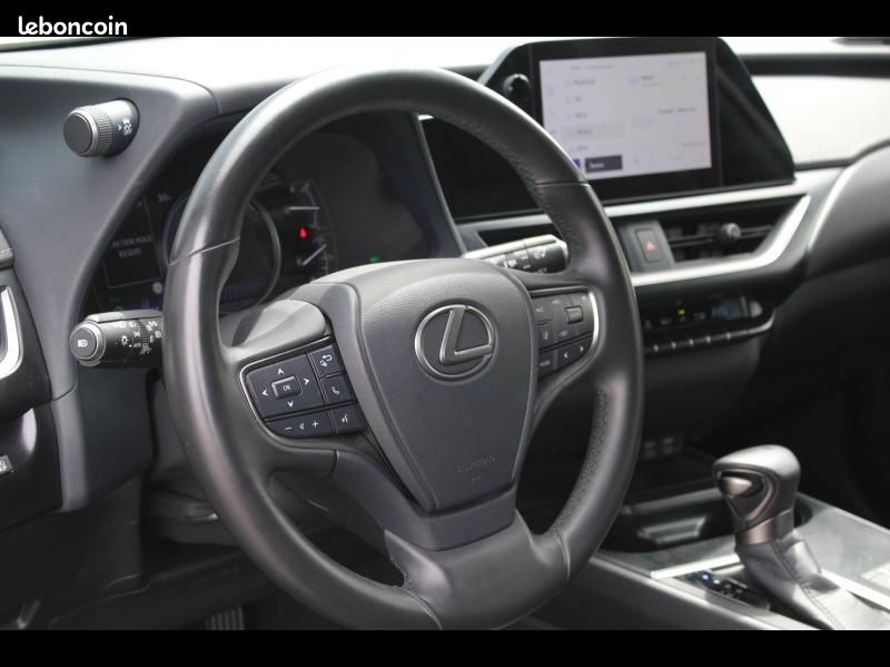 Lexus UX 250h F SPORT Design 2WD (image 16)