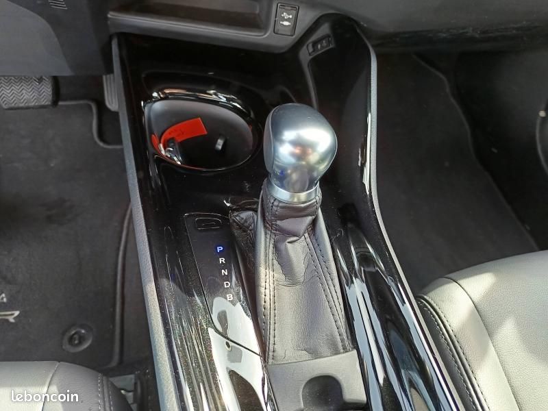 Toyota C-HR 122h Distinctive 2WD E-CVT (image 17)
