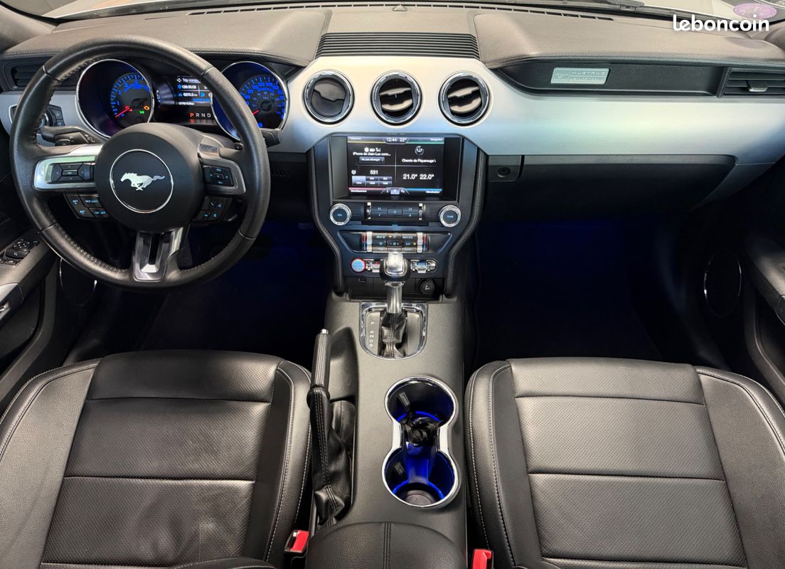 Ford mustang fastback 2.3 317 cv premium / origine france / entretien complet ford / 2 ieme main / camera (image 3)