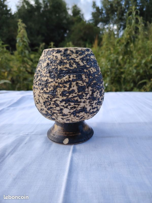 Vase boule sur piedouche vintage en grès brut / céramique lave 1970 (image 3)