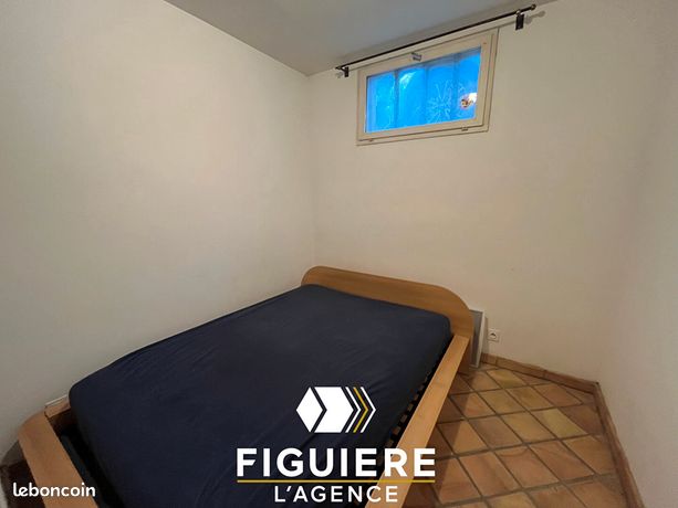 https://img.leboncoin.fr/api/v1/lbcpb1/images/06/35/e9/0635e95aa916c9e26d393d04b7c8b382bc54a317.jpg?rule=ad-image