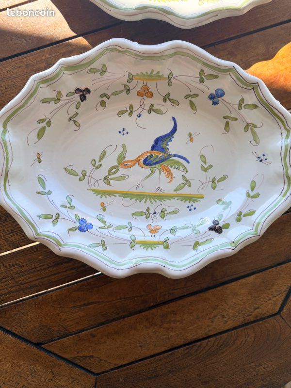 Paire de Plats Ovales en Faïence de Moustiers - Décor à l'Oiseau (image 4)
