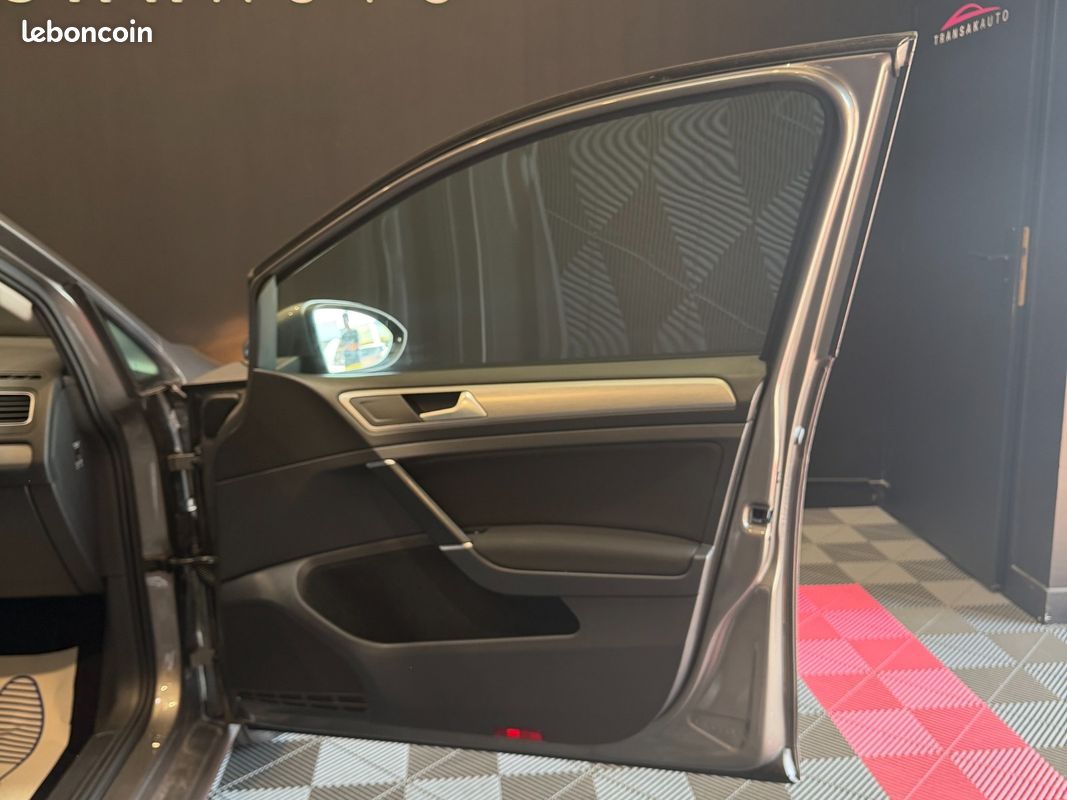 VOLKSWAGEN GOLF 1.6 TDI 110 FAP Lounge (image 29)