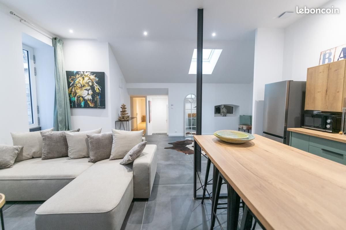 Appartement 3 pièces 75 m² · à Saint-Étienne · 75 m² · 1 045 €