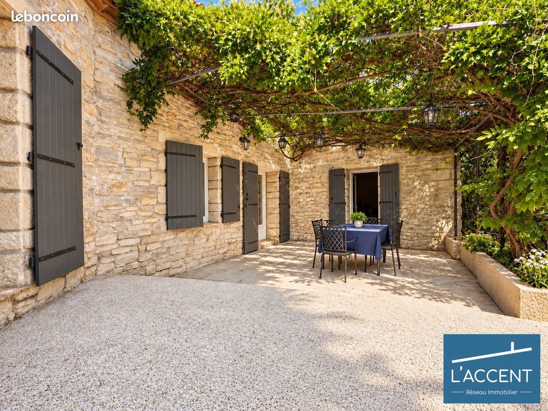 Maison 9 pièces 215 m² · à Nîmes · 215 m² · 696 000 €