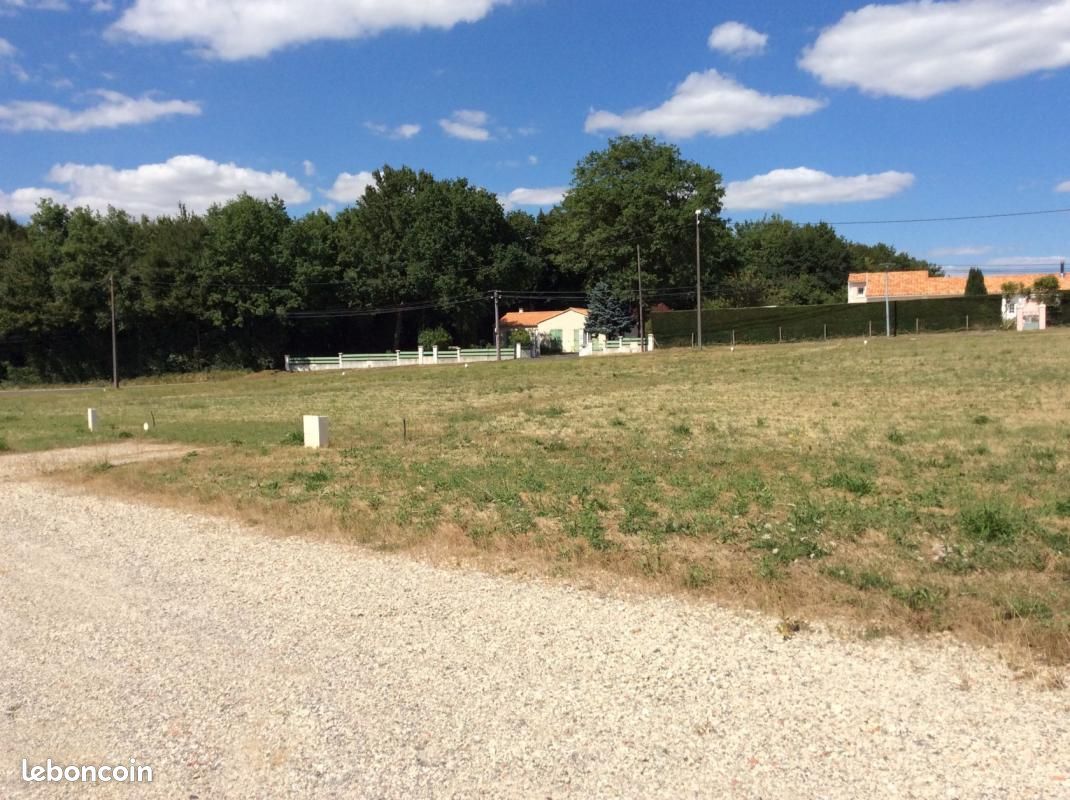 Terrain 608 m² Ecoyeux · à Écoyeux · 21 280 €