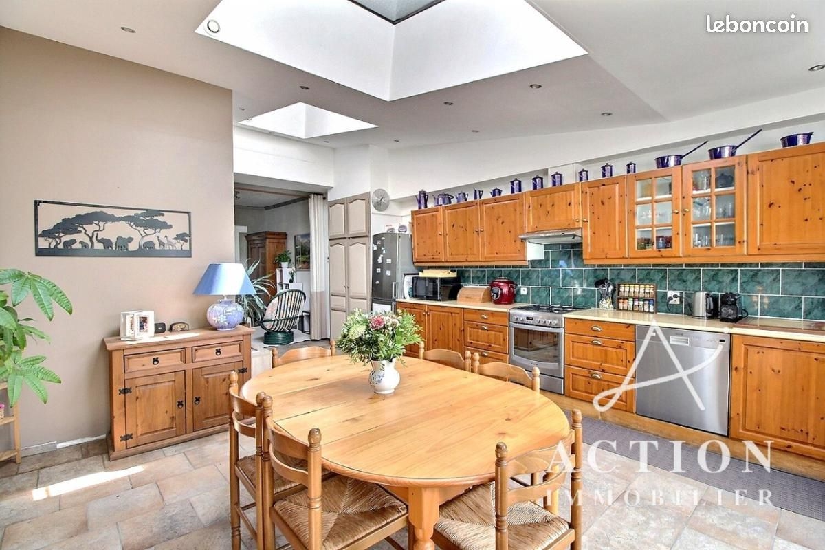 Maison 4 pièces 140 m² · à Mons-en-Baroeul · 140 m² · 365 000 €