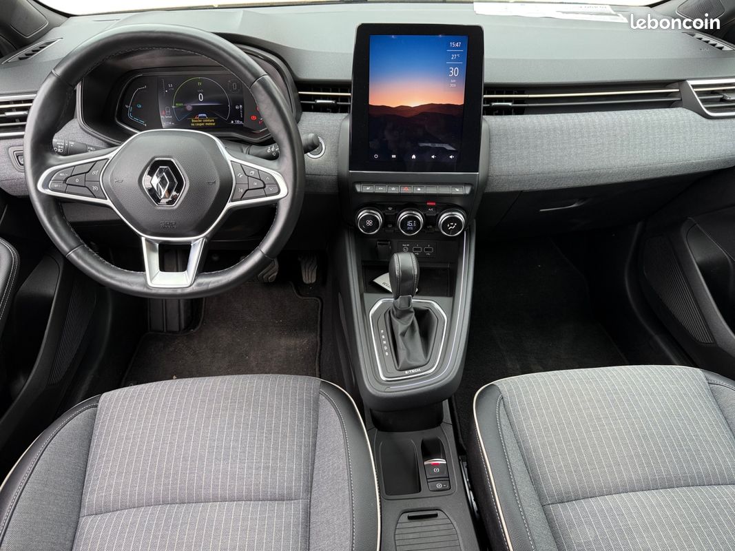 RENAULT CLIO V 1.6 HYBRID INTENS Série limitée Lutécia 145CH - Sièges et volant chauffants - Garantie 12 mois (image 2)