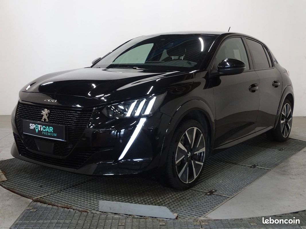 Peugeot 208 e-208 136ch GT Pack (image 1)