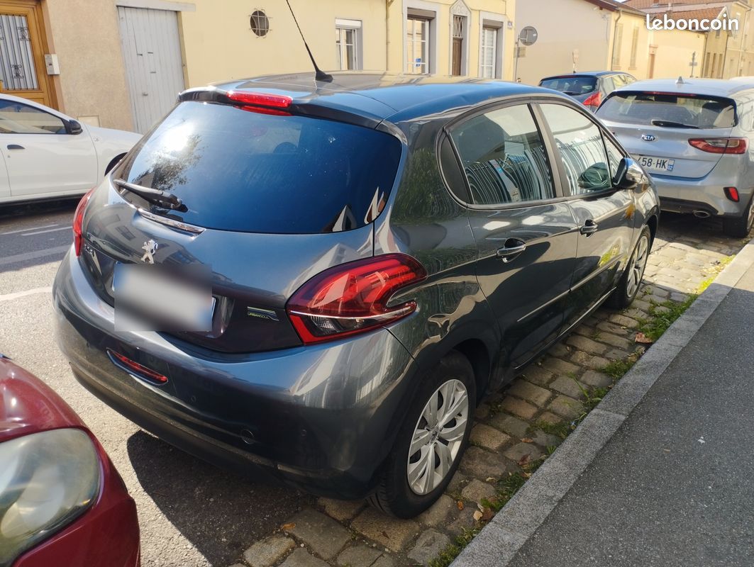 Peugeot 208 1.2 VTi 82 - 38000 km - 2016 - Essence (image 2)