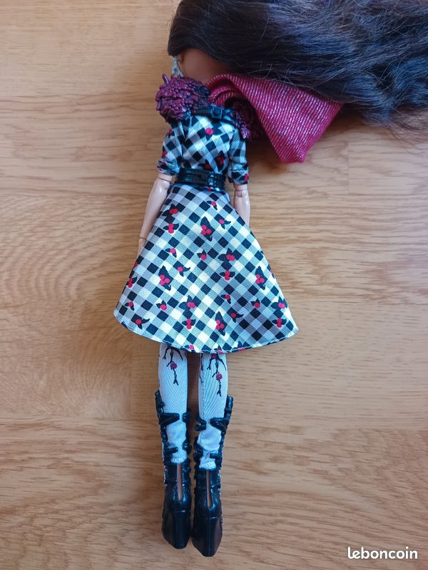 Poupée Ever After High Cerise Hood (image 4)