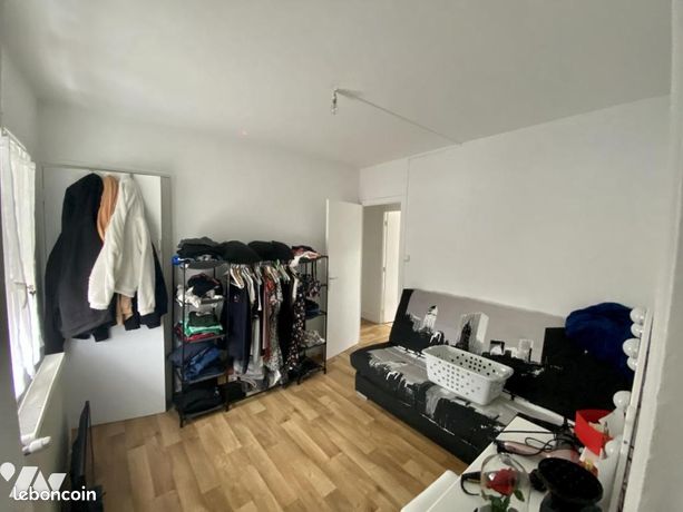 https://img.leboncoin.fr/api/v1/lbcpb1/images/06/44/43/0644437c8a44da9359e97359c0cb0312e39cdbf6.jpg?rule=ad-image