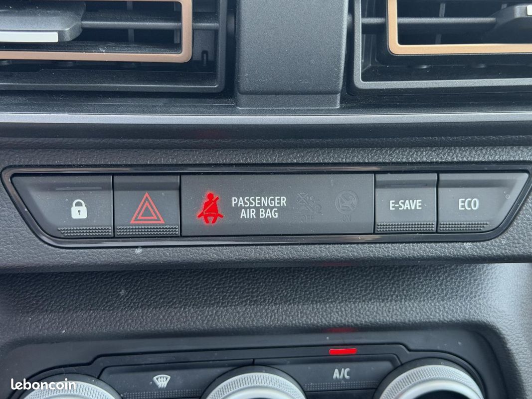 Dacia jogger 1.6 hybride 140 7pl automatique + camera de recul + gps + alerte angle mort (image 24)