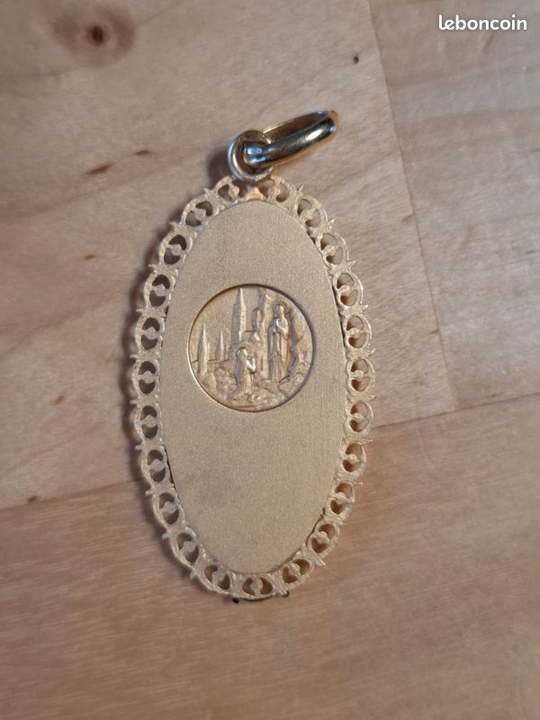 Pendentif Vierge Marie Vintage Plaqué Or - Article Religieux D'occasion En Bon état - Made In France