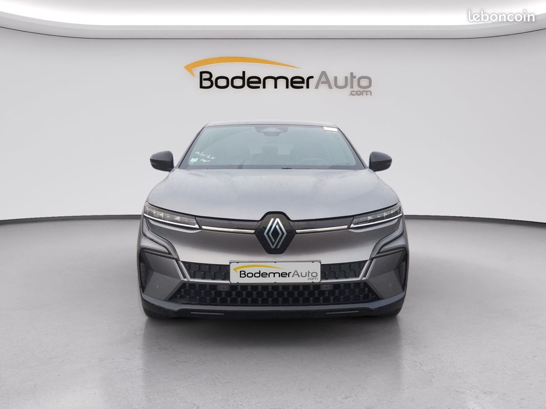 RENAULT Megane E-Tech EV60 220 ch super charge Iconic (image 8)