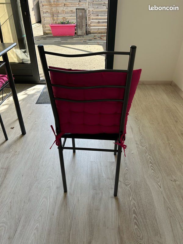 Table et chaises (image 4)