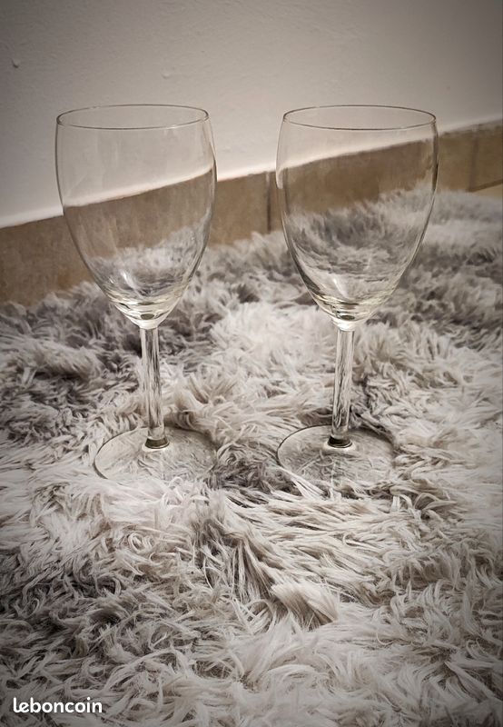 Lot de 2 Verres à vins (image 1)