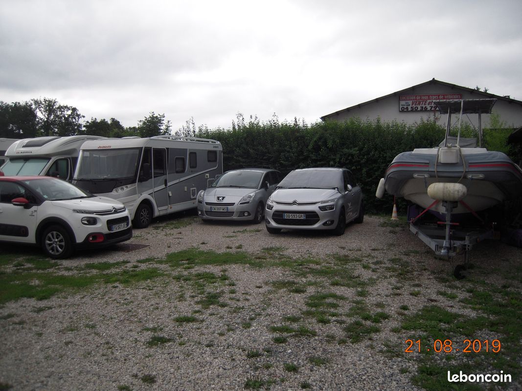 Parking pour van · à Cranves-Sales · 90 €