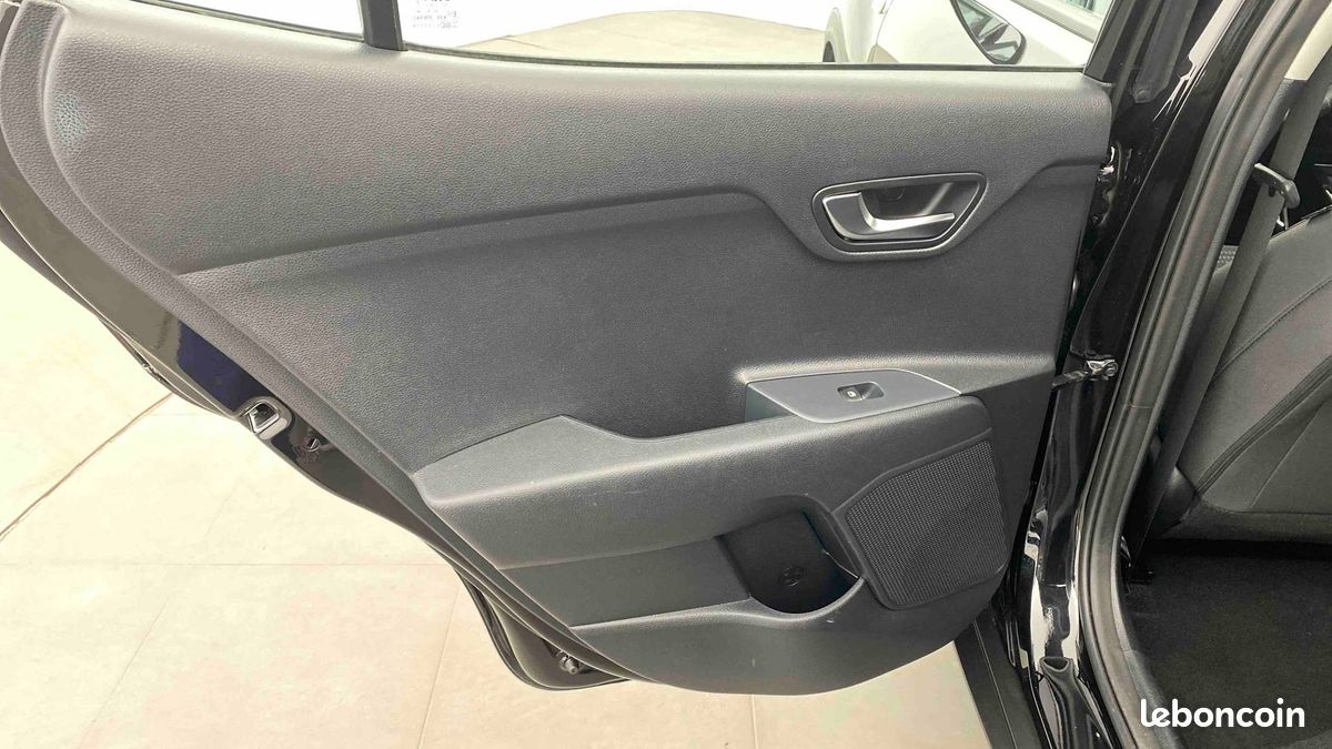 KIA Stonic 1.0 T-GDi 100 ch BVM6 Active (image 27)