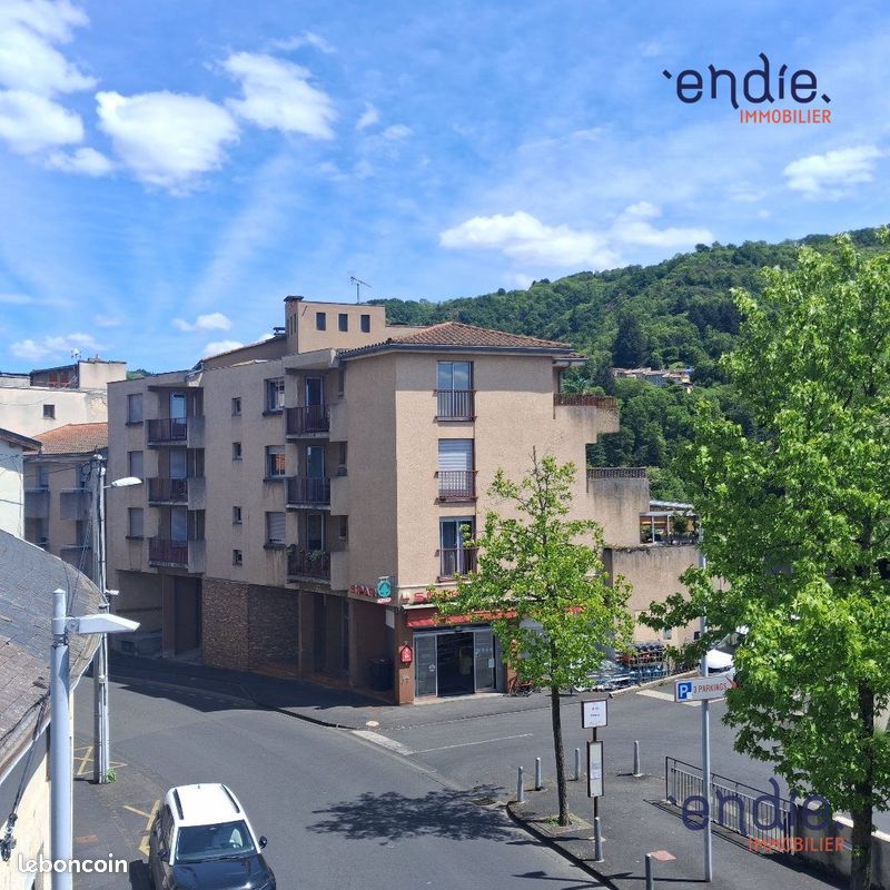 Appartement 5 pièces 87 m² · à Thiers · 87 m² · 90 000 €