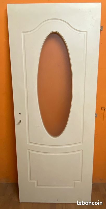 Porte intérieur, en bois, vitrée ovale (image 1)