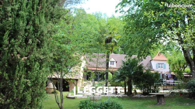 Maison 14 pièces 330 m²