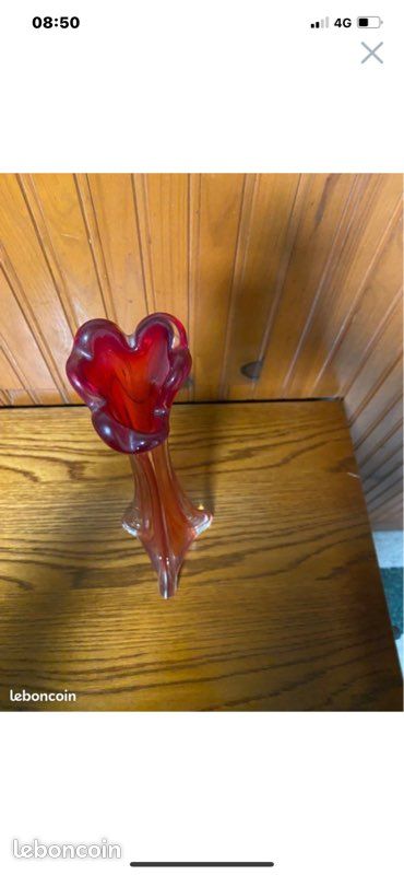 Vase en verre rouge (image 3)