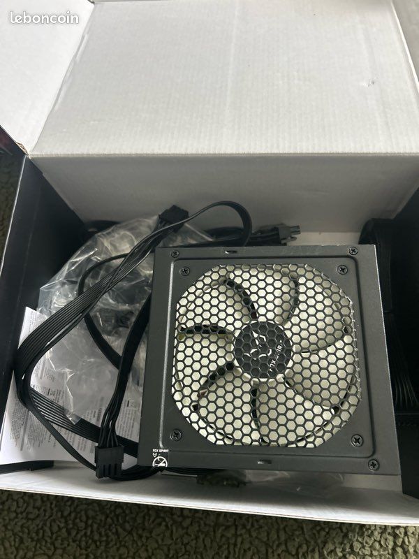 Alimentation Fox Spirit US-650G V2 – 650W 80+ Gold Full Modulaire – Complète (image 1)