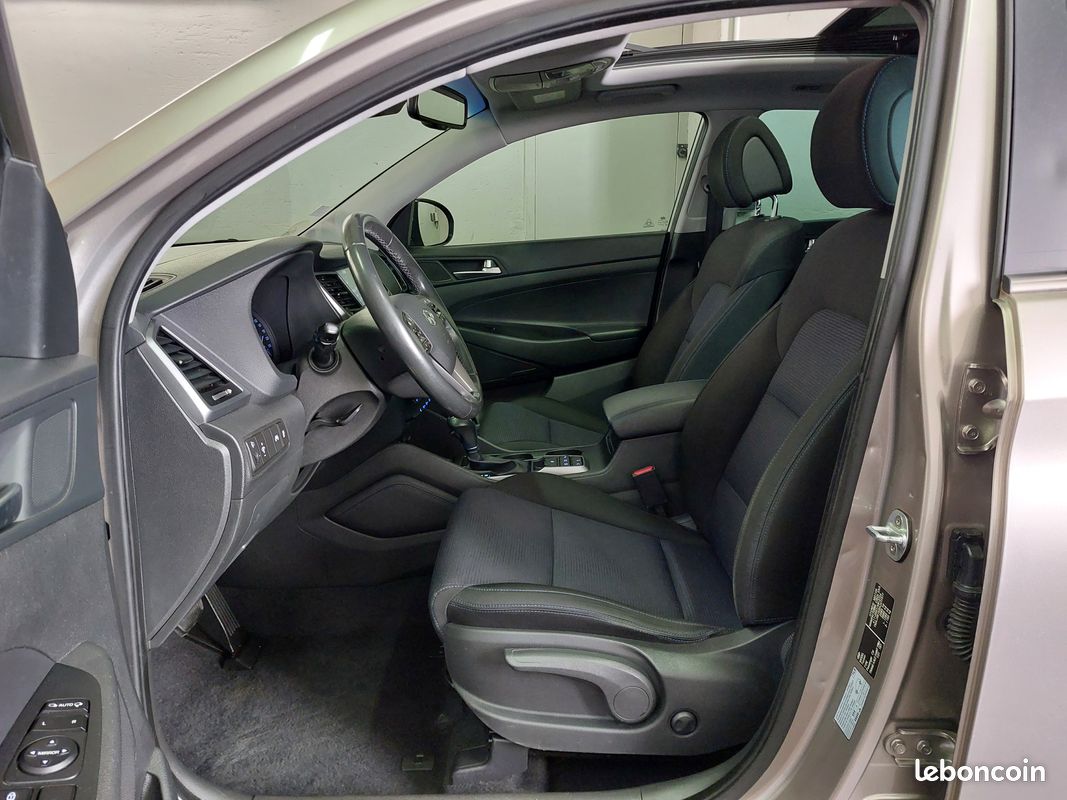 Hyundai Tucson 1.7 CRDI 141 Creative DCT-7, 1ère main 113.135km certifiés, Révision complète dont freins & pneus toutes saisons neufs, dossier complet depuis facture d'achat, 49 photos disponibles (image 4)