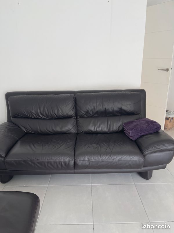 Deux canapés en cuir (image 3)