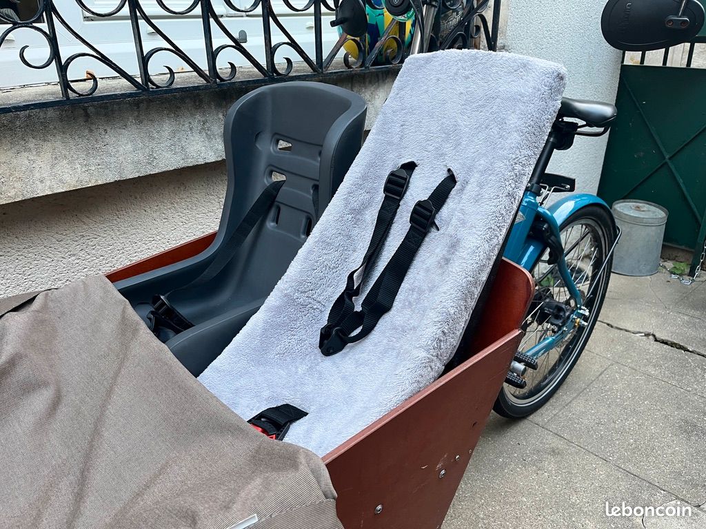 Siège bébé MELIA pour vélo cargo ou remorque – État proche du neuf
