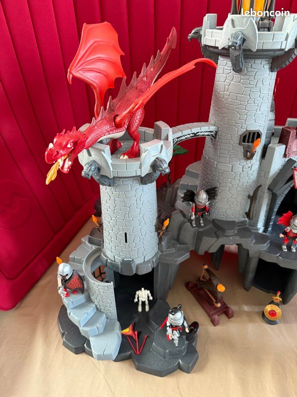 Playmobil mega gros lot la citadelle du dragon rouge 4835 + additifs