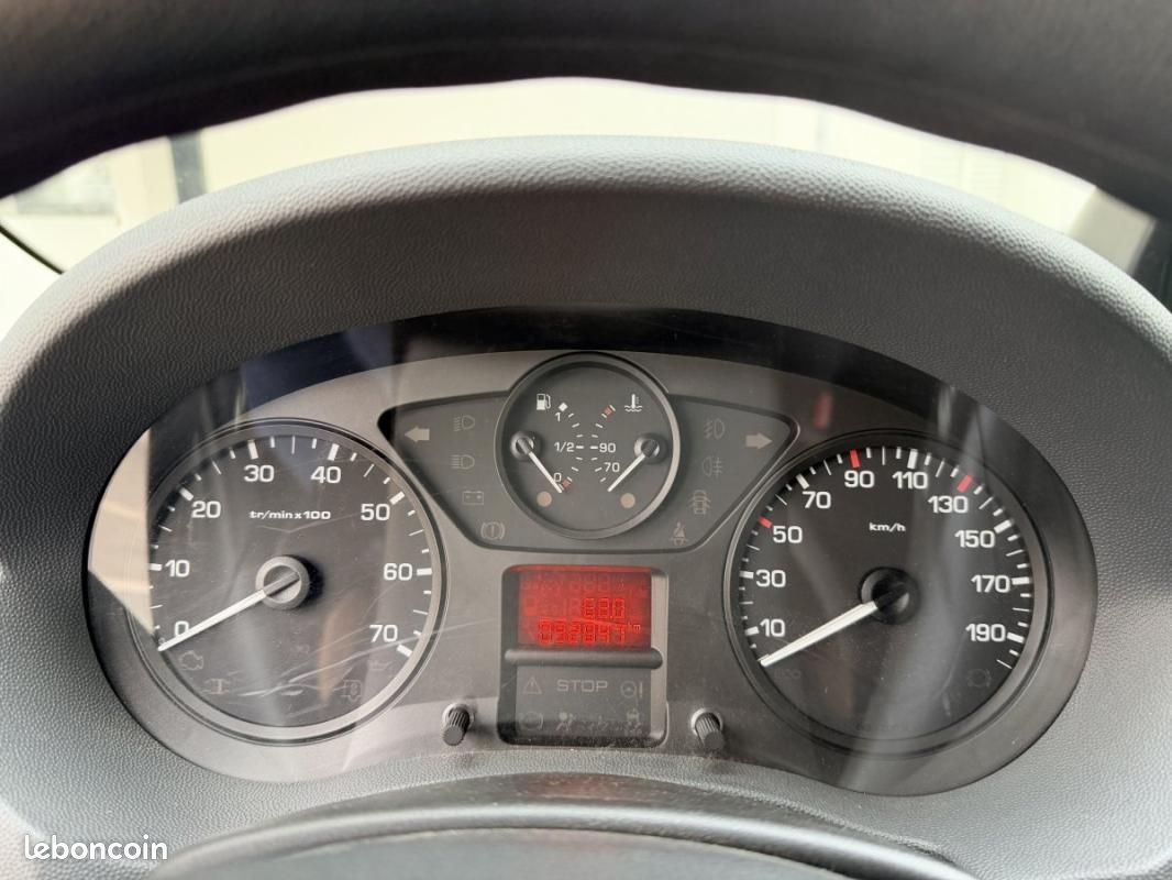 Citroën Jumpy II 2.0 hdi 125 L2H1 " PREMIERE MAIN (image 13)