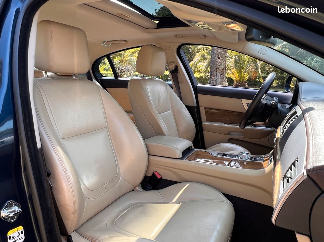 JAGUAR XF (2) 3.0 V6 D 240 BVA LUXE PREMIUM SERIE LIMITE / Historique d'entretien / Garantie (image 7)
