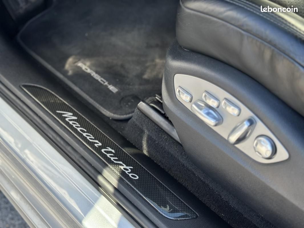 Porsche Macan TURBO 3.6 V6 400 CH PACK CARBONE ECHAP SPORT / BOITE DE TRANSFERT OK REVISION POUR ... (image 20)