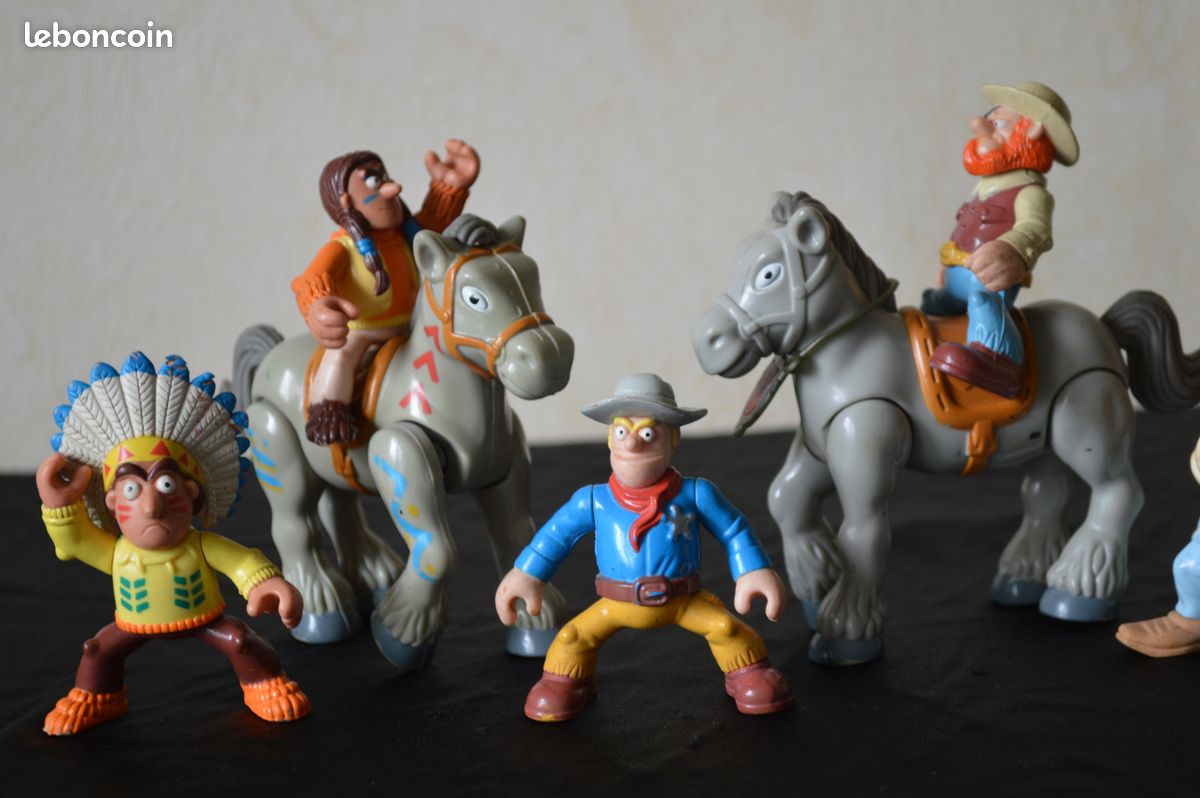 Lot de 12 vintage Ficher Price figurines (image 1)