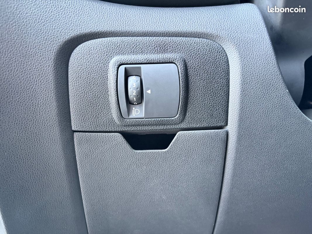 RENAULT GRAND SCENIC dCi 130 Energy Intens 7CV / 7 PLACES / CARPLAY / CAMERA RECUL (image 27)