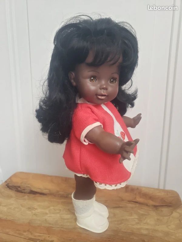 Poupée Raynal Noire "Dadou" De 1969 – Avec Chaussures Et Biberon (occasion)