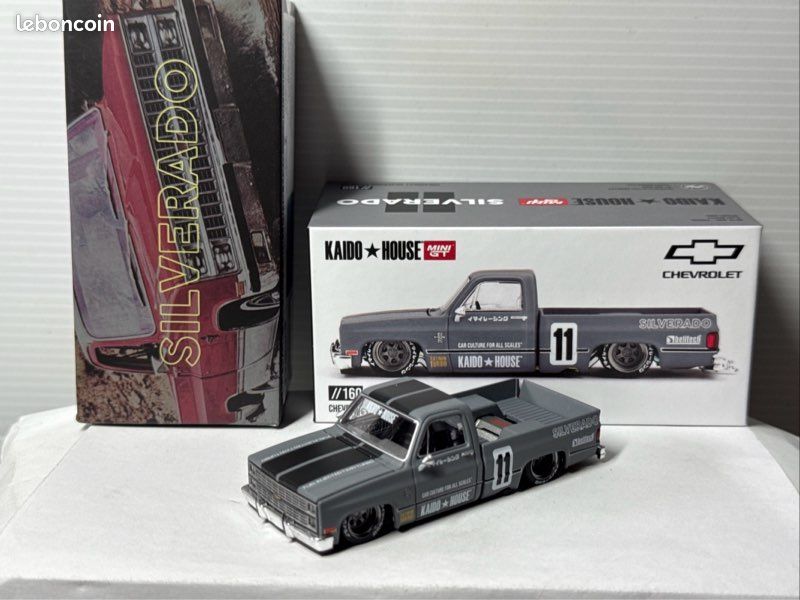 Kaido House Chevrolet Silverado Kaido V2 de Mini GT en Gris 160 Diecast 1:64
