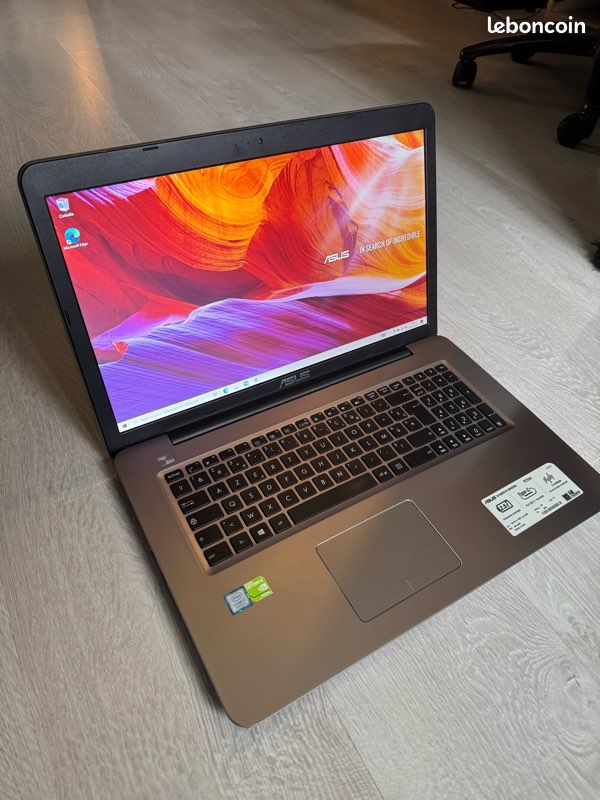 PC Portable ASUS X77J - 17,3 Pouces - Intel Core I7 - 500 Go HDD - 4 Go RAM - Windows 10