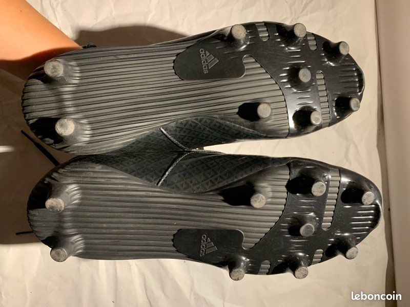 Chaussures crampons Adidas T45 neuves (image 5)