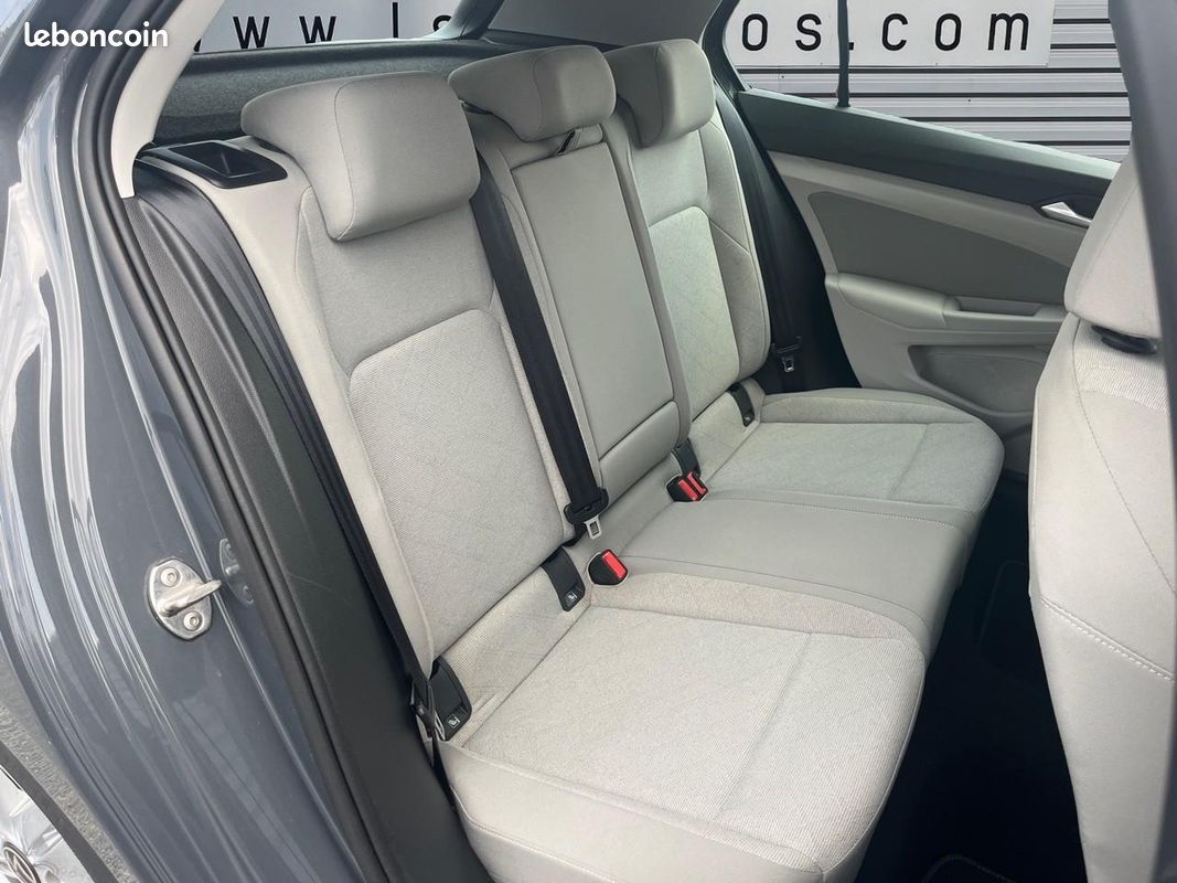 VOLKSWAGEN GOLF 2.0 TDI 150 DSG7 VIII Life Business 1st (image 22)