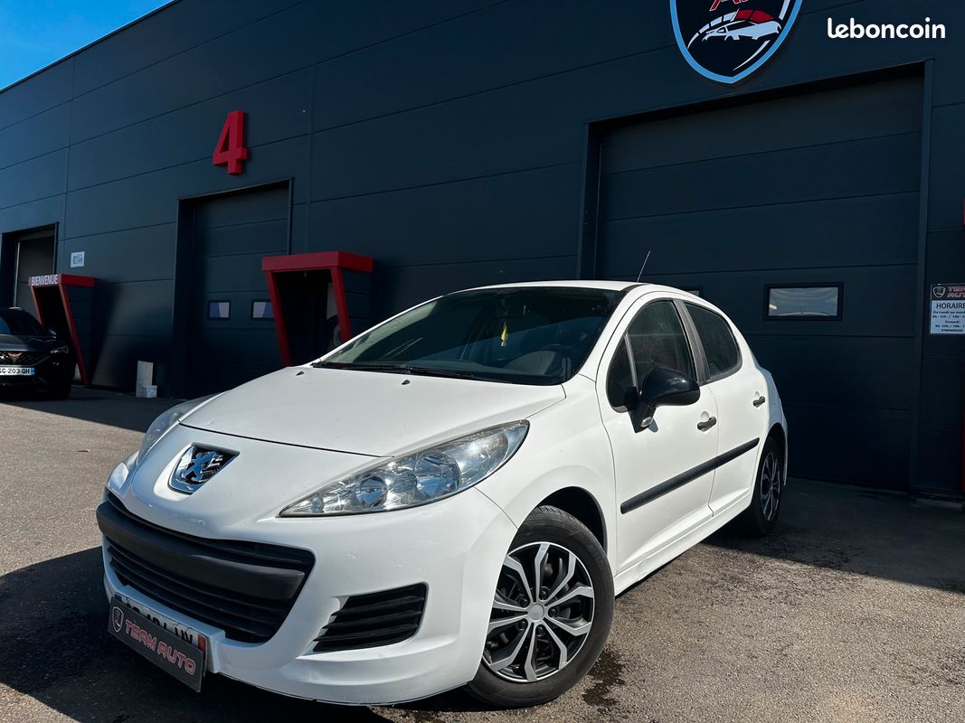 Peugeot 207 1.4 Hdi 70ch Blue Lion / 1er Main ( Distribution neuf ) (image 2)